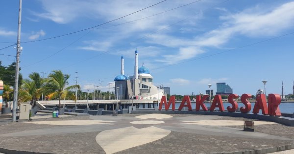 UPT Losari Makassar Terus Berbenah, Pantai Losari Jadi Destinasi Wisata Favorit