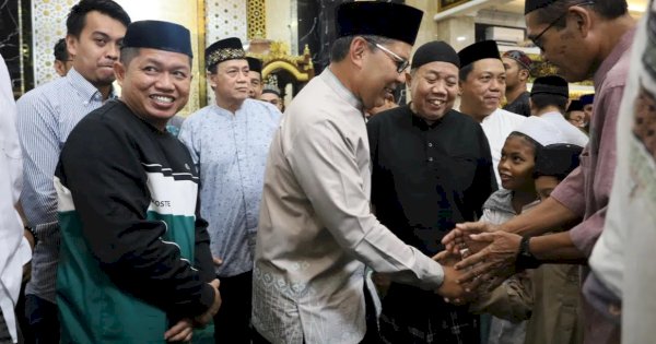 Safari Ramadan, Danny Pomanto Disambut Hangat Jemaah Masjid Nurul Ittihad 