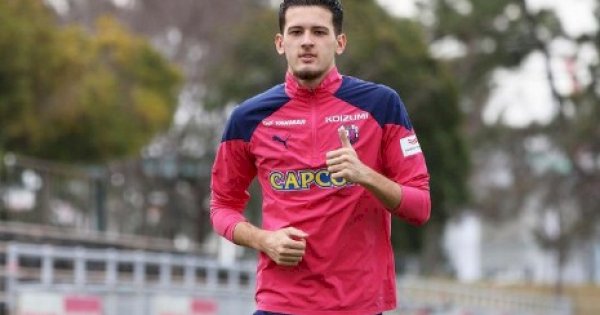 Debut di J-League One, Justin Hubner Bawa Crezero Osaka Pertahankan Kemenangan