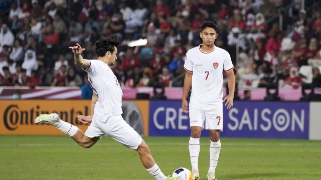 Nathan dan Marselino saat laga Indonesia versus Qatar di Piala Asia U-23. (foto: PSSI) 