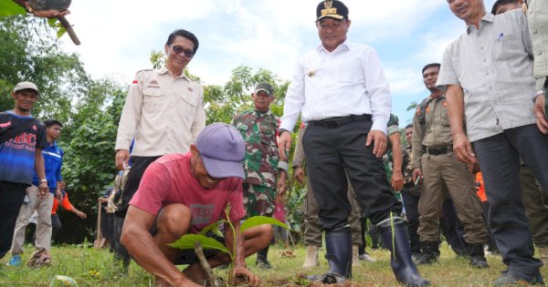 Pj Gubernur Sulsel Senang Masyarakat Antusias Sambut Hari Bumi