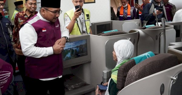 Pemerintah Berangkatkan Kloter Pertama Jemaah Haji 1445 H