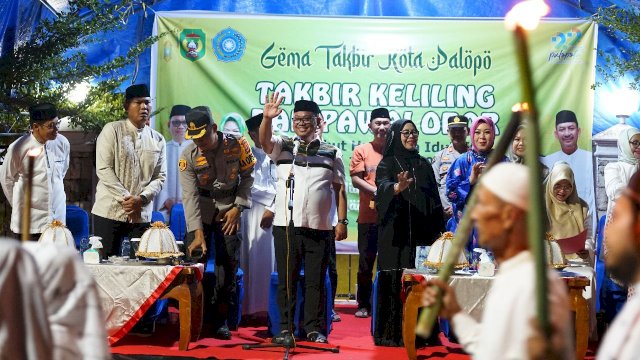 Gema Takbir Dan Pawai Obor Semarakkan Malam Lebaran Di Palopo