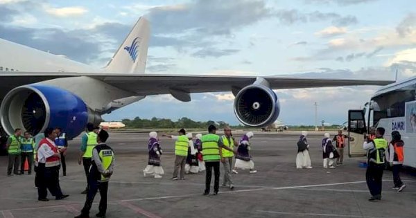 Gunakan Pesawat Pengganti, Jemaah Haji Embarkasi Makassar Berangkat ke Arab Saudi