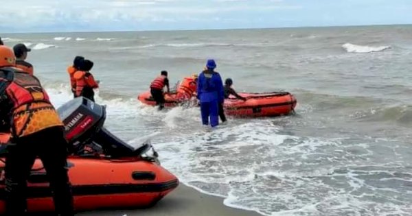 Tim SAR Gabungan Cari Pemancing yang Hilang di Perairan Barru 