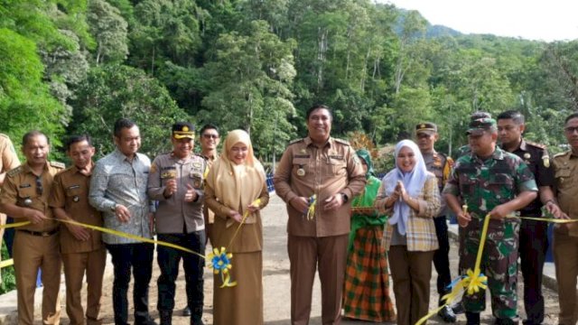 Resmikan Jembatan Bontosiri, Bupati Maros: Bisa Sambung 3 Desa