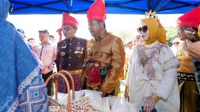 Hadiri Peringatan HUT Jeneponto, Pj Ketua TP PKK Sulsel Serahkan Sejumlah Bantuan 