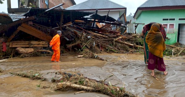 Banjir dan Tanah Longsor di Luwu, 11 Orang Meninggal dan 1 Masih Dicari 