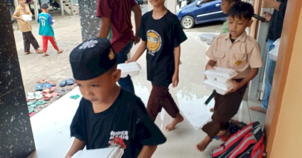 Huadi Group Berbagi Berkah Tiap Jumat, Jemaah Masjid: Alhamdulillah