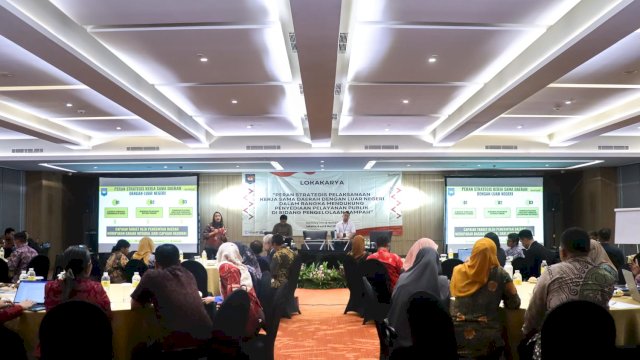 Pj Sekda Makassar Hadiri Lokakarya Pengelolaan Persampahan, Wujud Komitmen Makassar Kota Low Carbon City