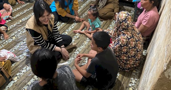 Pemprov Sulsel Beri Pendampingan Trauma Healing untuk Anak-anak dan Perempuan Korban Banjir dan Longsor