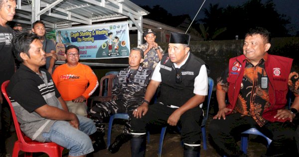 Pj Gubernur Sulsel-Dantalantamal VI Serahkan Langsung Santunan ke Keluarga Korban Banjir Bandang Luwu