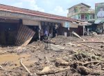 10 Tangki Air Bersih Disalurkan PMI ke Lokasi Banjir Lahar Dingin dan Longsor di Sumbar