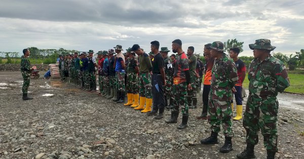 Komcad TNI Ikut Partisipasi di Kegiatan TMMD Kodim 1403/ Palopo ke-120 2024