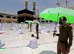 Cuaca Panas di Arab Saudi, Jemaah Haji Diminta Perbanyak Minum Air Mineral 