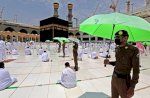 Cuaca Panas di Arab Saudi, Jemaah Haji Diminta Perbanyak Minum Air Mineral 