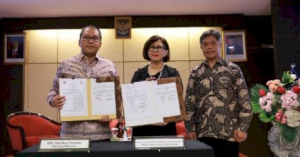 Pengembangan Low Carbon City, Danny Pomanto dan Rektor UGM Teken MoU 