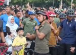 Asyiknya Presiden Jokowi Bersepeda Akhir Pekan dengan Jan Ethes di Bundaran HI