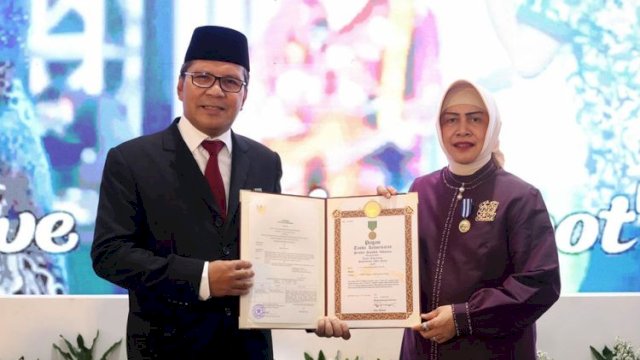 Danny Pomanto dan Indira Yusuf Ismail Kompak Dapat Penghargaan dari Pemerintah Pusat
