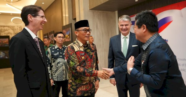 Pj Gubernur Sulsel Zudan Resmikan Kantor Konsulat Kroasia di Makassar