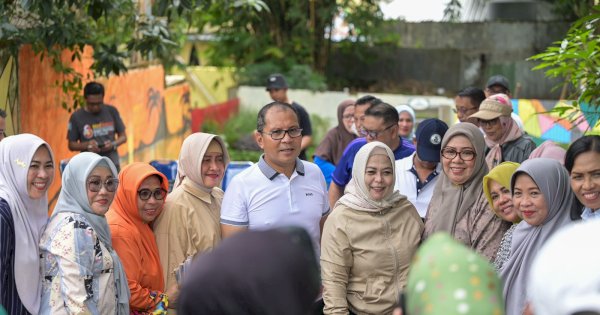 Indira Yusuf Ismail Bersama Walikota Makassar Tinjau Lokasi Lomba Kelurahan Terpadu di Manggala