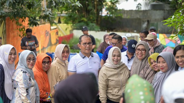 Indira Yusuf Ismail Bersama Walikota Makassar Tinjau Lokasi Lomba Kelurahan Terpadu di Manggala