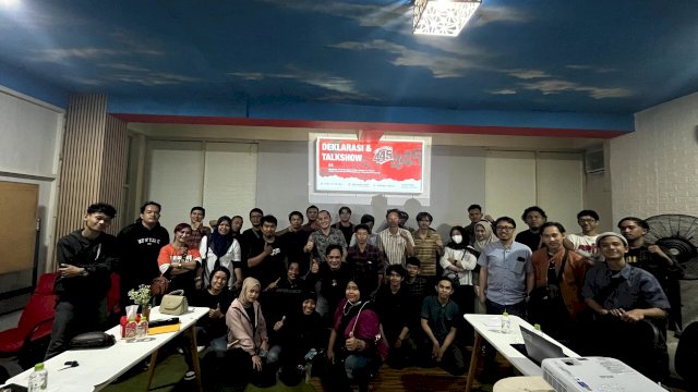 Puluhan pemuda yang tergabung dalam komunitas Milenial 445 mendeklarasikan dukungannya terhadap Andi Sudirman Sulaiman, untuk menjadi Gubernur Sulawesi Selatan Periode 2024-2029.