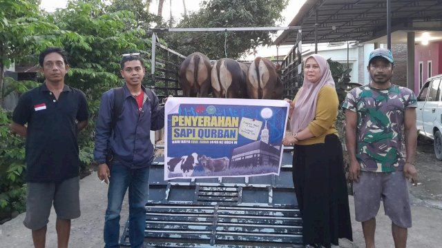Dapat 14 Ekor Sapi Kurban, Warga Bantaeng Do’akan Huadi Group