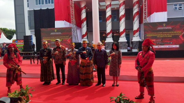 Menkumham Yasonna Resmikan Kantor Kemenkumham Sulsel: Termegah di Indonesia