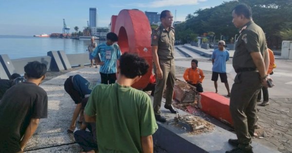 Remaja Meninggal Dunia Usai Dijatuhi Huruf T Yang Terbuat dari Beton di Pantai Losari 