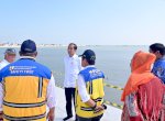 Presiden Jokowi Tinjau Proyek Pengendali Banjir Rob