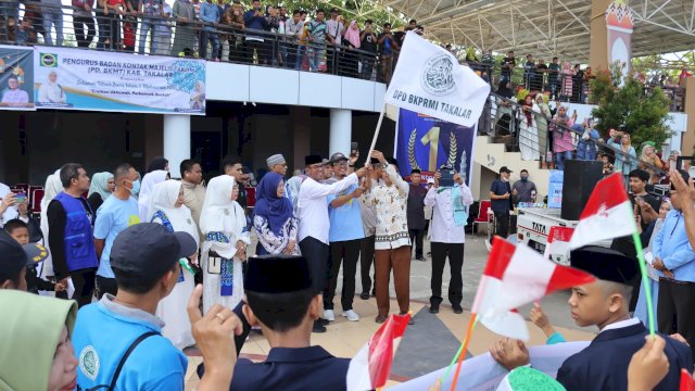 Peringati Tahun Baru Islam 1446 H, Pj Bupati Takalar Lepas Peserta Karnaval