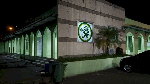 Salat Isya di Masjid Bandara Hasanuddin, Wanita Ini Tiba-tiba Dikuncikan Pintu dari Luar