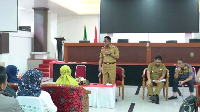 Pj Bupati Takalar Terima Aksi Damai Masyarakat Polongbangkeng Utara