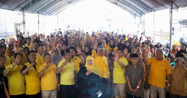 Didampingi Taufan Pawe, Erat Kampanye Program di Hadapan Ribuan Warga Lakessi