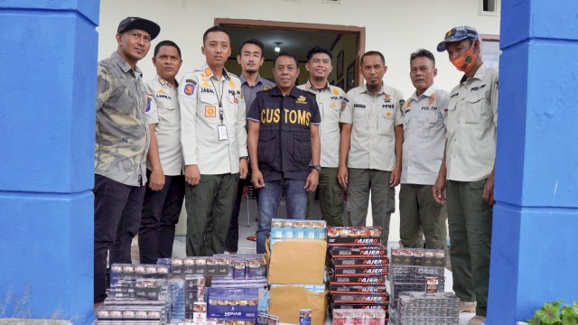 Beacukai Malili dan Pemkot Palopo Operasi Pasar, Sita Ribuan Batang Rokok Ilegal 