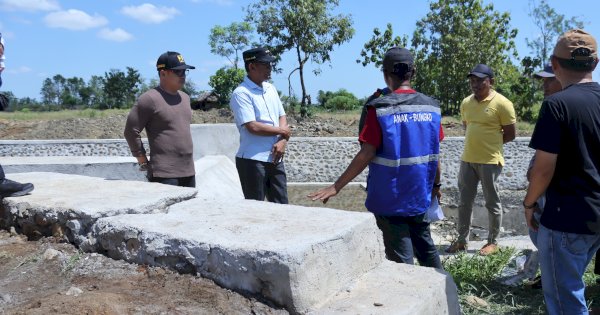 Pj Bupati Sidak Hasil Pengerjaan Rehabilitasi Jaringan Irigasi Bendung Lembang Loe