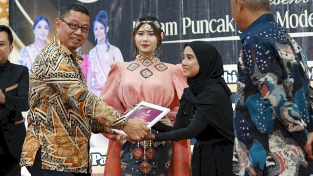 Pemkot Palopo Apresiasi Pelaksanaan Fashion Show Palopo 2024 