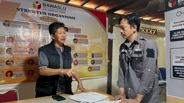 Bawaslu Sulsel Ungkap Hasil Pengawasan Coklit: 31 Pantarlih Terdaftar Parpol dan 232 KK Tak Dapat Stiker