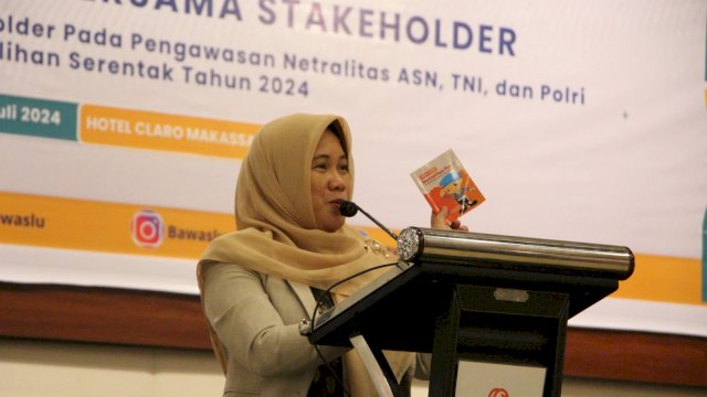 Ketua Bawaslu Sulsel, Mardiana Rusli, saat memberi sambutan pada agenda Rapat Koordinasi Bersama Stakeholder, di Hotel Claro, Makassar, pada Rabu (25/7/2024).