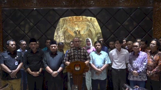 Dipecat dari Ketua KPU RI, Hasyim Asy&#8217;ari: Terimakasih Telah Bebaskan Saya 