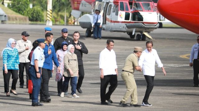 Potret Danny Pomanto Antar Jokowi Bertolak ke Jakarta Usai Kunker di Sulsel