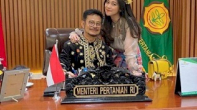 Syahrul Yasin Limpo bersama cucunya Andi Tenri Bilang Radisyah. (Foto: instagram.com/radisyahmelati)