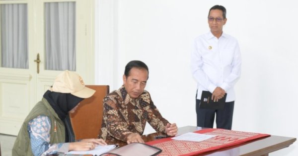 Potret Jokowi Ikuti Proses Coklit Data Pemilih Pilkada 2024