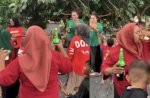 Viral, Ibu-ibu di Jeneponto Pesta Miras Disaksikan Banyak Warga 