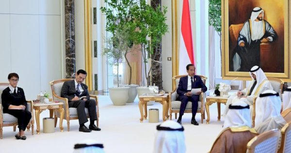 Kunjungan Jokowi ke Abu Dhabi Hasilkan 8 Kesepakatan 