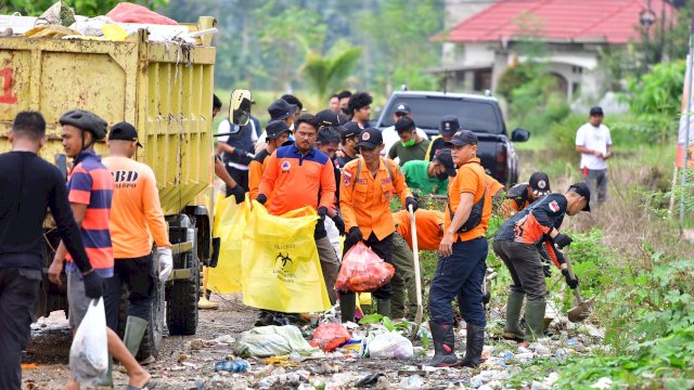 Pj Wali Kota Palopo Pimpin Langsung Kegiatan Bersih Sampah di Sejumlah Lokasi