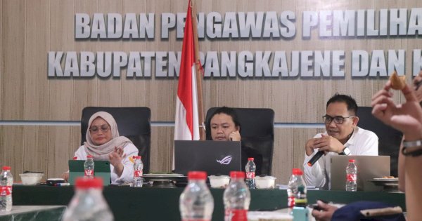 Komisioner Bawaslu Sulsel Adnan Ingatkan Jajarannya di Pangkep untuk Perbaiki Persiapan