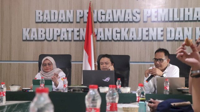 Komisioner Bawaslu Sulsel Adnan Ingatkan Jajarannya di Pangkep untuk Perbaiki Persiapan