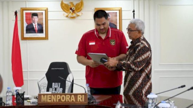 Pj. Gubernur Gorontalo, Rudy Salahuddin, bertemu dengan Menpora Dito Ariotedjo di Kantor Kemenpora, Jakarta, Jumat (2/8/2024).